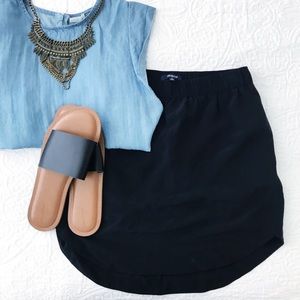 Madewell 100% silk black skirt size small like new